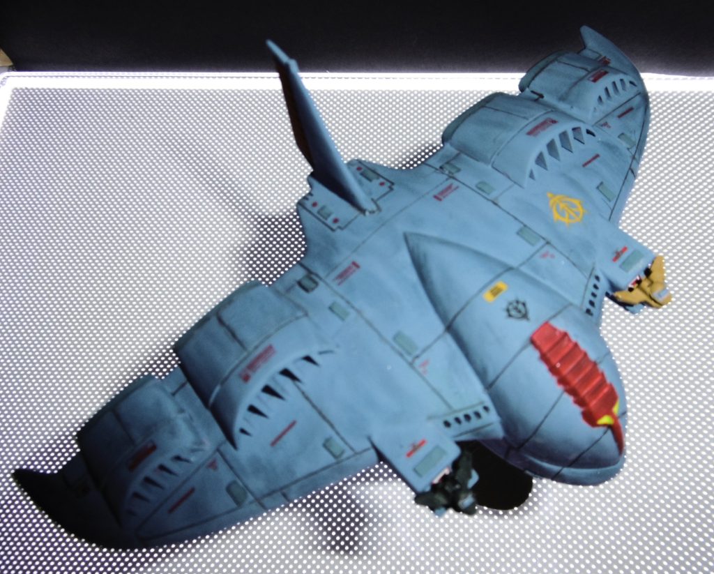 既存モールドを彫り直してから、スジボリを追加、要所にプラ板チップを配置してディテールアップしました。