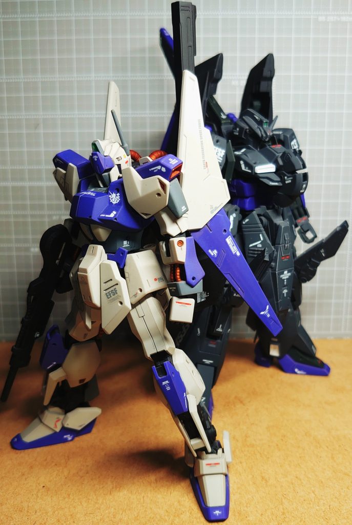 百式は色変するとヒロイックな別ロボットになるような気がしますw