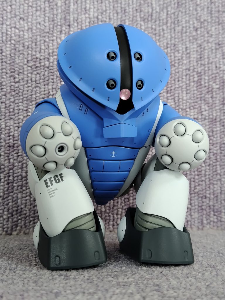 ネット上の作例を参考に、なんちゃって体育座り出来るように改造しました。アッガイといえばやはりコレですね(zaku-kao6)