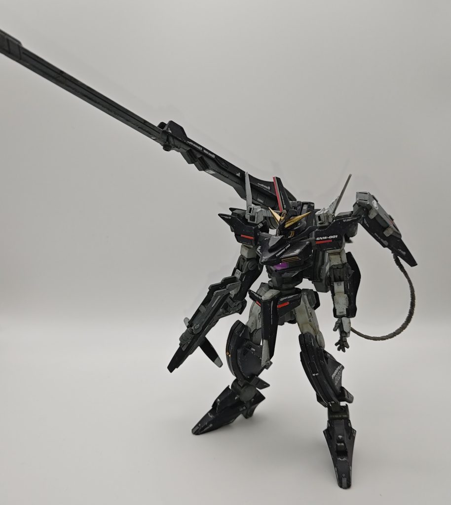 なんか写真みてて消防車を連想いたしました。これを展開するとさすがに見栄えします。びっくりなのが、ちゃんと展開しても自立できること。