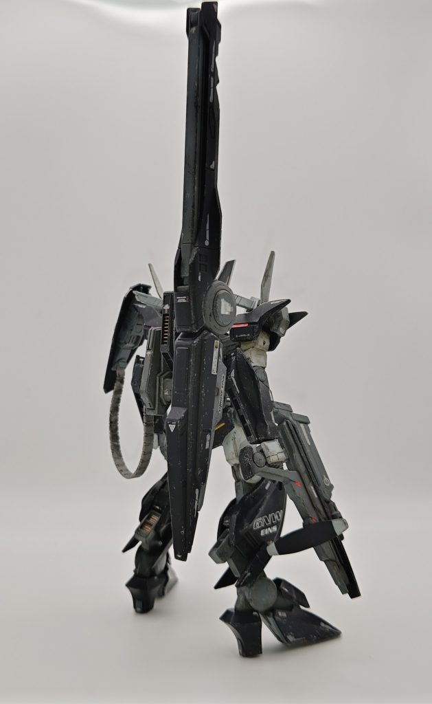 普通に考えての最大の魅力、ＧＮランチャーです。すごく・・・大きいです・・・。（いろんな意味で、しかもまだ展開前）しっかり面を出したりなんだりで結構手間暇かけました。