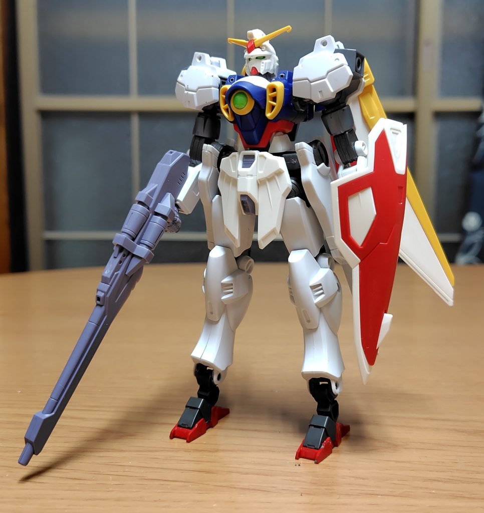 EGウィングガンダムを頭部と胴体に、EGRX-78-2ガンダムの四肢に30MMのパーツ換装出来る様に改造したガンプラであり、エグザマクス。EG規格故の30MMとの共有化実現の機体である。