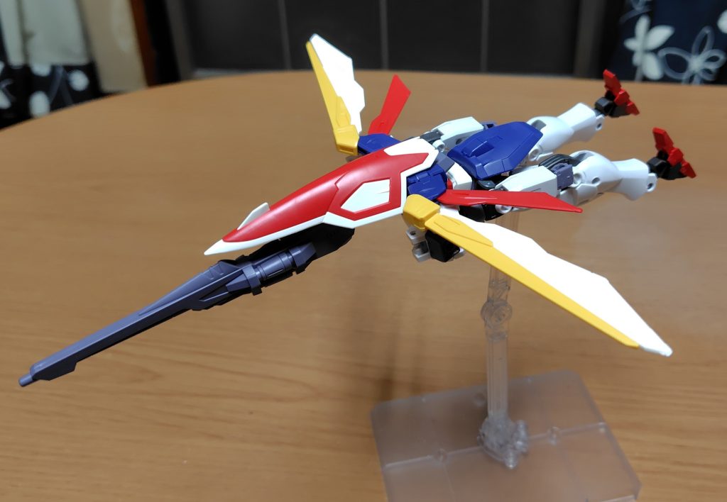 まだウィングガンダムでの盾とライフル背面装備による巡航形態はまだ可能です。