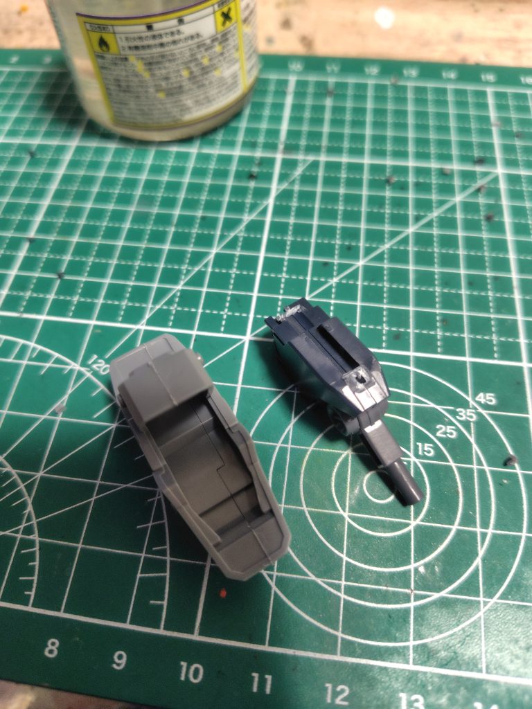 左腕は後ハメ加工。