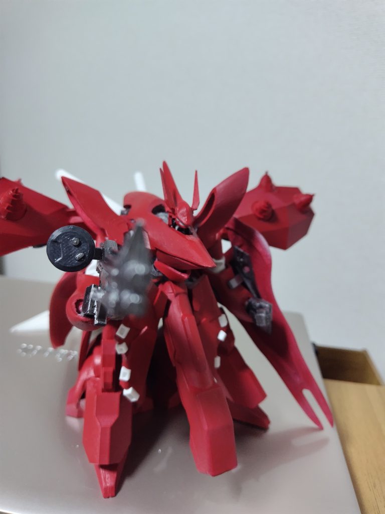 一応動くには動くけど可動範囲はあまり広くないです・・・(zaku-kao9)