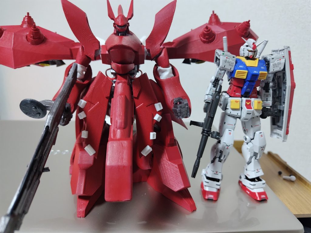 大きさは大体こんな感じ今までのものは顔が複雑でそれを正確に印刷するためやむを得ずデカくなったけど今回はそこまで複雑な顔してないので結構小型化できたと思います