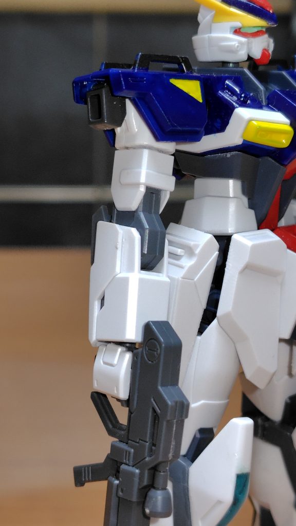 肩は105ダガーの物を、前腕はEGストライクの物を流用。ウィンダムでも導入されたFineBuildがEGストライクの規格に合って助かった。 