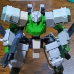 頭を作り直しました。比較用に前までの写真を一枚置いときます。サブアームも作り直す[…]