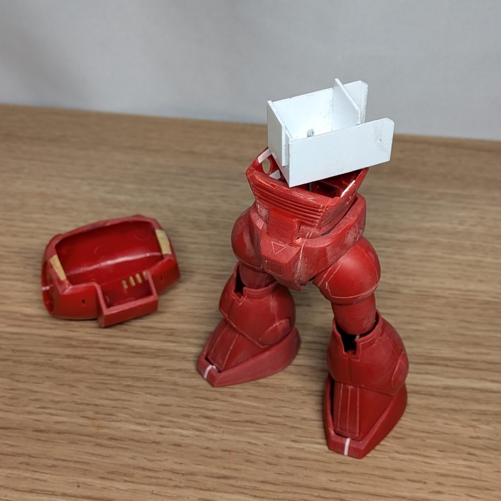 胸部内部フレームもプラ板で。