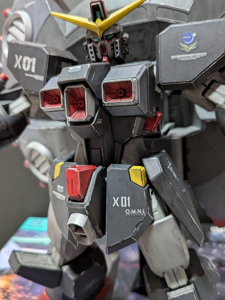 地球連合軍の闇を体現したような機体でこの凶悪な面構えはかなり好きです。