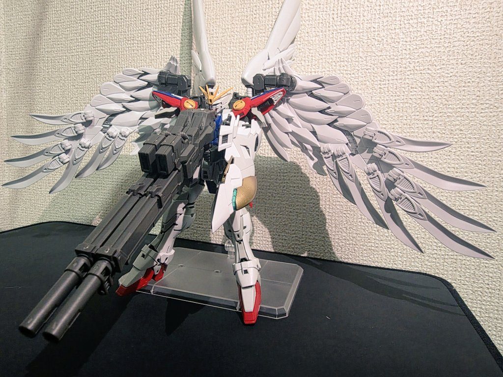 ツインバスターライフルがでかいので、両手持ちも余裕で出来ちゃいました。