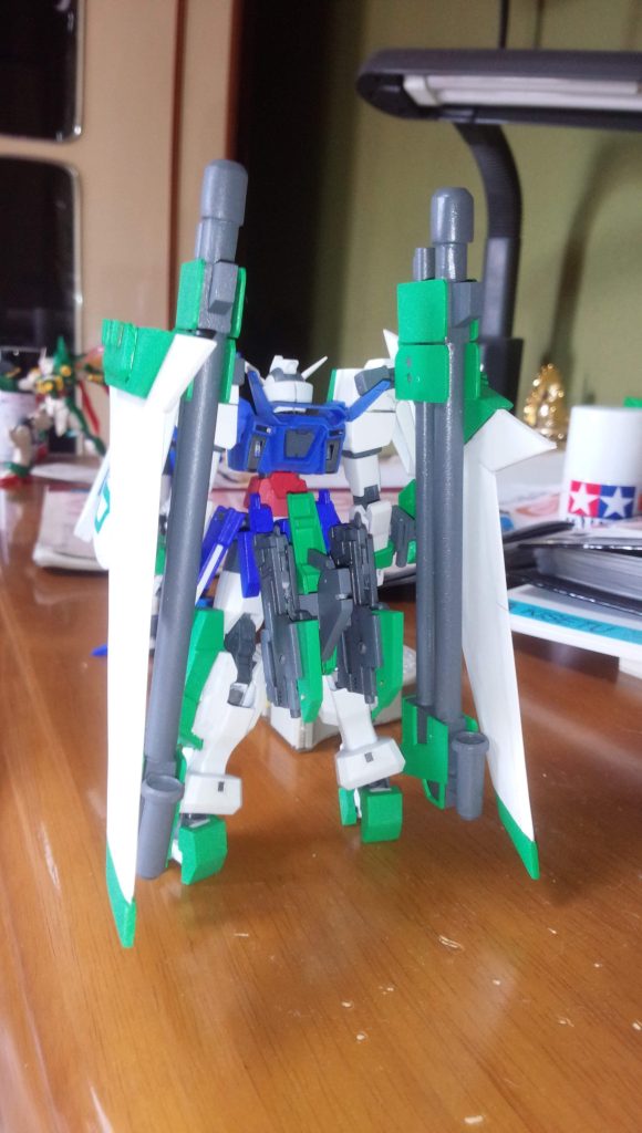 元のAGE‐2のスマートなイメージとは一転した、どっしり目のスタイルになりました。