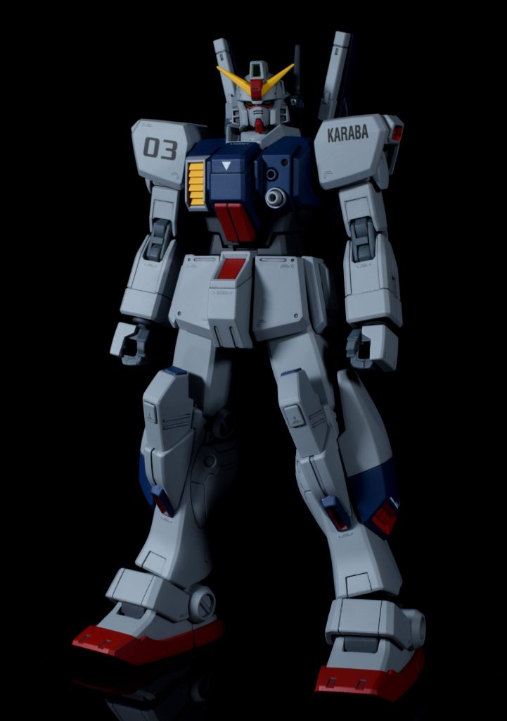 装備なし何も持っていないと陸戦型ガンダムらしくなります。