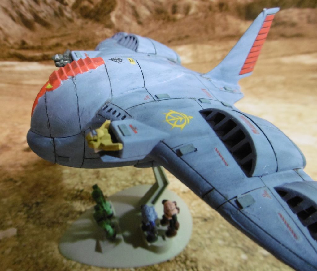 曲線のスジボリがガタガタになってしまいました。私の技術ではちょっと無理でした(zaku-kao9)