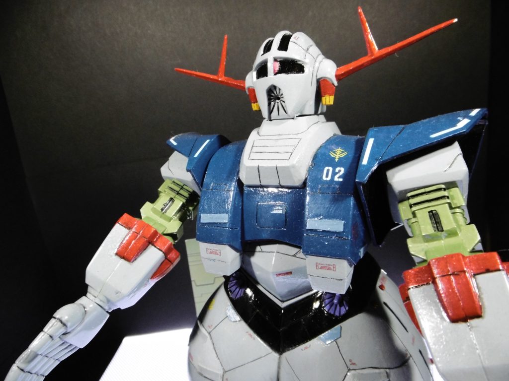 既存モールドを彫り直してから、スジボリを追加、パネルの塗分け、要所にプラ板チップを配置してディテールアップしました。塗装はラッカー塗料を筆塗りしています。