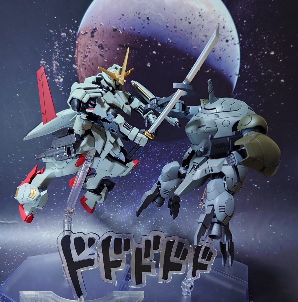 “俺達は名を挙げて、次の鉄華団になるんだ！”“ふざけるな！鉄華団が、海賊行為を働いたことなんか、1度もない！”