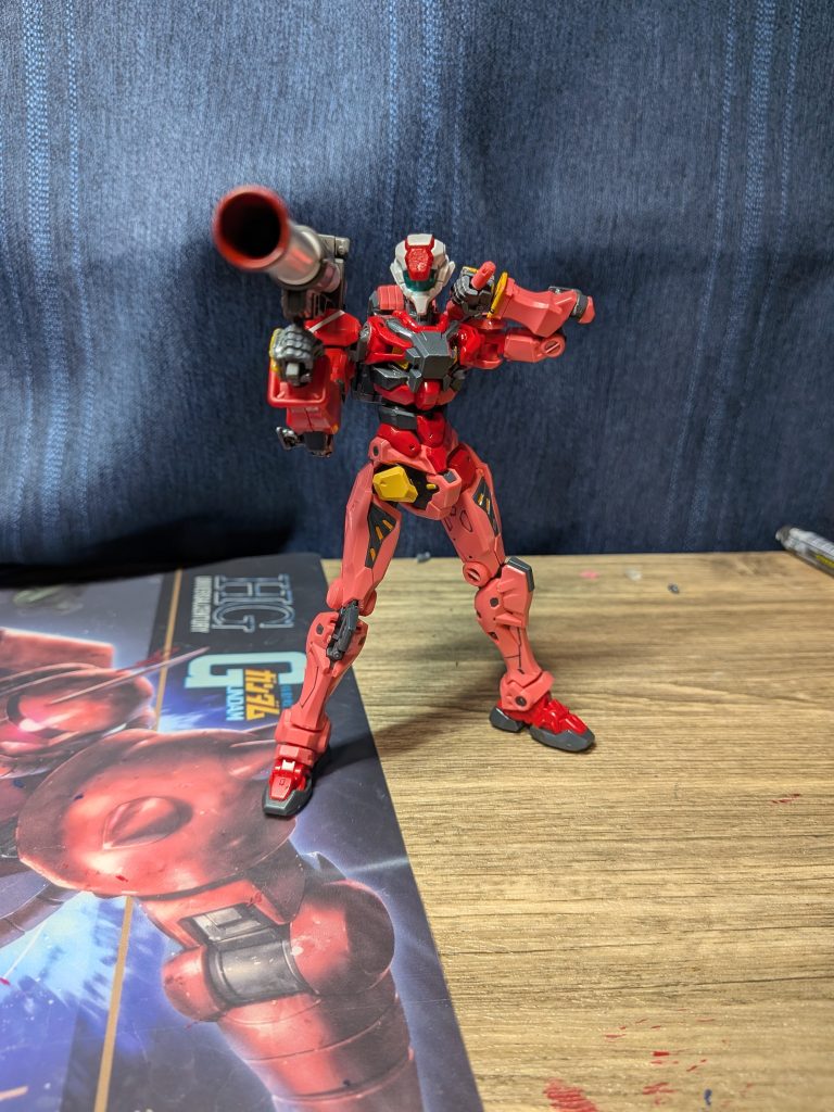 そして、ハイパーバズーカも装備しており、この装備白いガンダムを捕獲した際についでに盗ってきた設定。ニャアンはどちらかといえば遠距離なのでこちらかライフルを使用している。