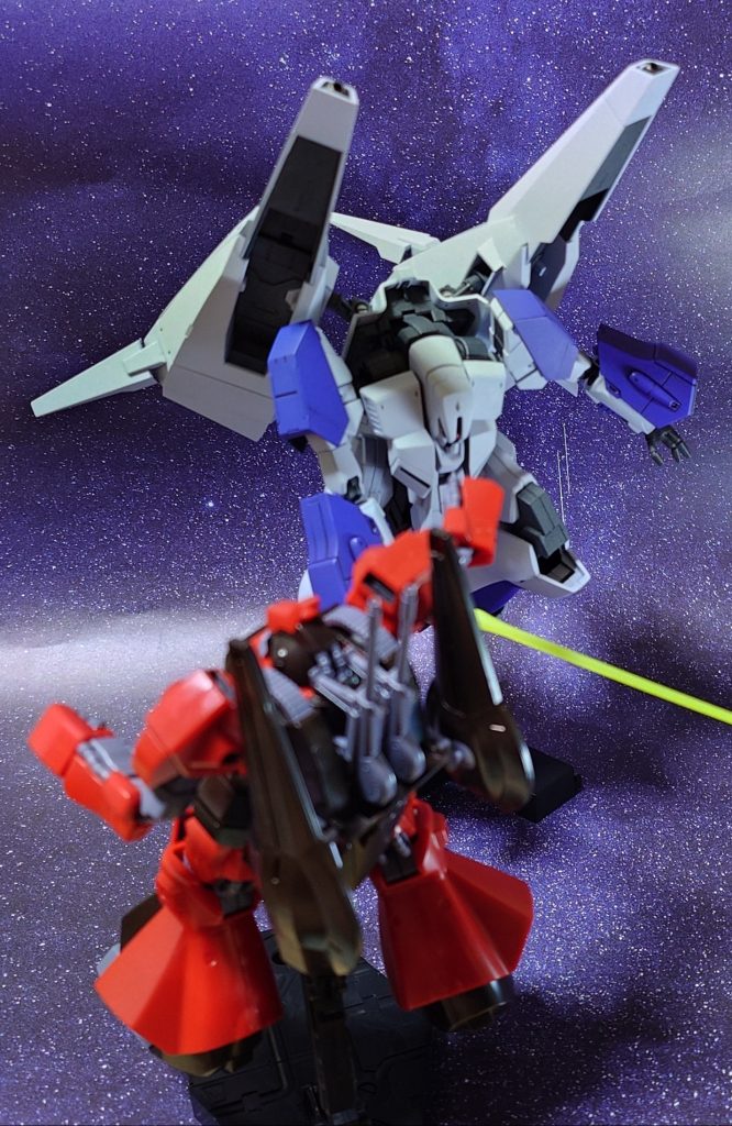 “フッフッフッフッフッフッ…ゥハハハハっ…墜ちろ!”