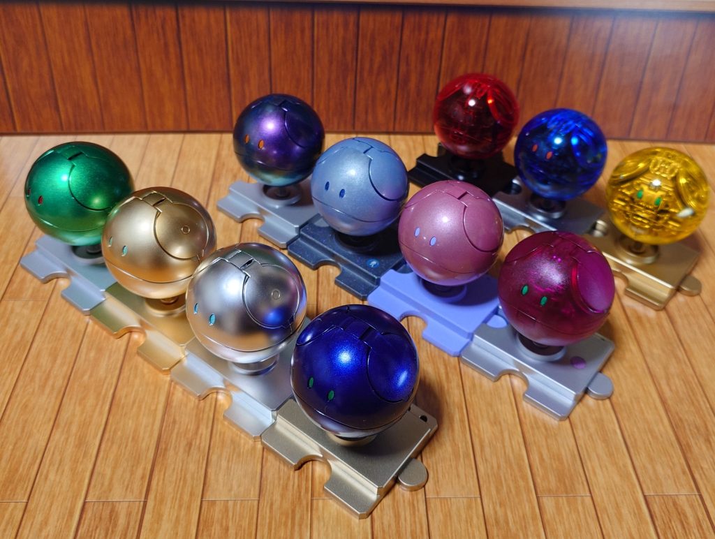 ハロプラ ガンダムベース限定 [スペシャルコーティング]ゴールド&シルバー–2枚目/制作者：黒井 響介