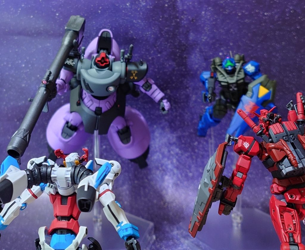 “あっちのは知らないけど、あの青いやつはあの人と同じ…”“相手を引き離して、一対一で戦った方がいい、と ガンダムが言っている。青いのは僕が戦う、マチュはもう一機を”“大丈夫。私が青いのをやるから、シュウジはあっちのを。やれるから、信じて”“わかった、気を付けて”