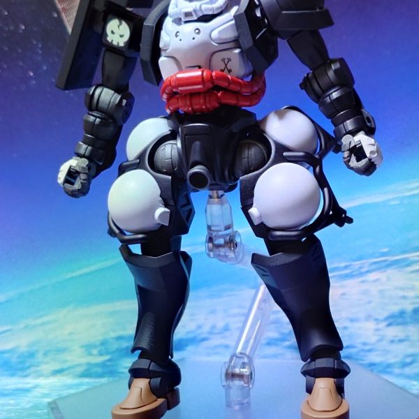 妄想クランバトル企画、第2弾用のザク。鏡の国のアリスの登場キャラクター“ハンプティ・ダンプティ”に見立てて全塗装。MAVパートナーがまだいないので、先行して簡易的に紹介しておきます。（2枚目）