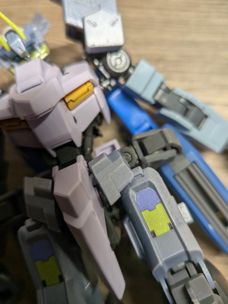 注意なんですが、ベースにしていたアスモデウスはジャンクのトップコート吹いてあるやつにしていたので剥がれてきています