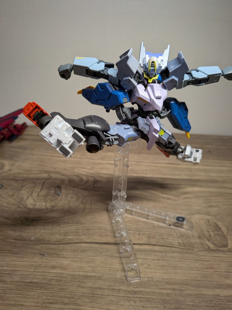 近距離に重点を置いている武装が装備されている