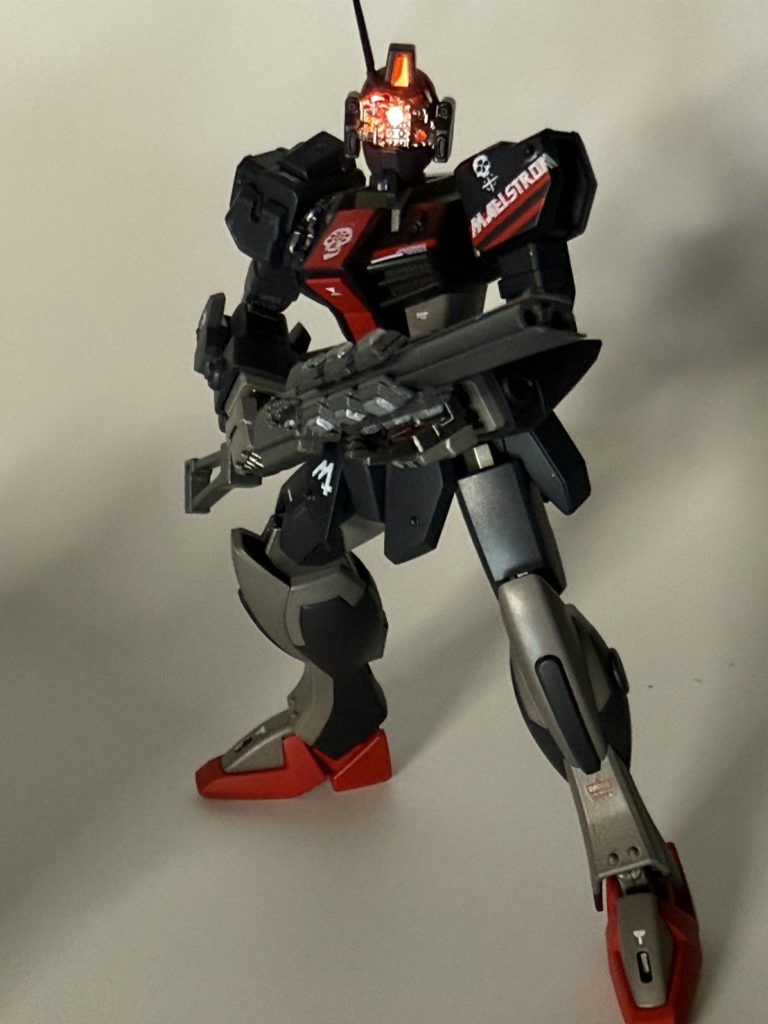 電磁加速二連散弾銃「サタラ ORDER」。EMPの痕跡だけを残して立ち塞がるもの全てを消し去る。(フレーバーテキスト)コトブキヤのショットガンをベースに、半分くらいの部分を自作しました。元パーツ4割、自作6割くらいです。