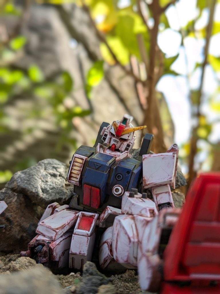 設定的には戦って負けてそのまま放置された陸戦型ガンダムって感じです！