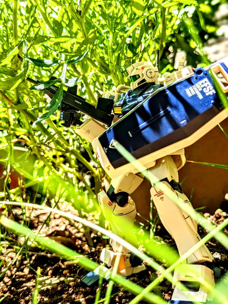 う〜ん個人的にジム改はブルパップマシンガンが似合うと思う…