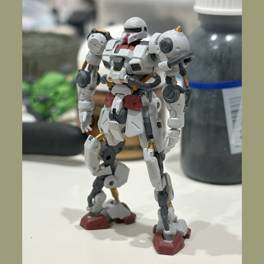 素体はこんな感じ。ザクキャノンをたくさん買っているので武装を色々外して、両腕はザク2と置換して初期型の試作機感を出してみました。