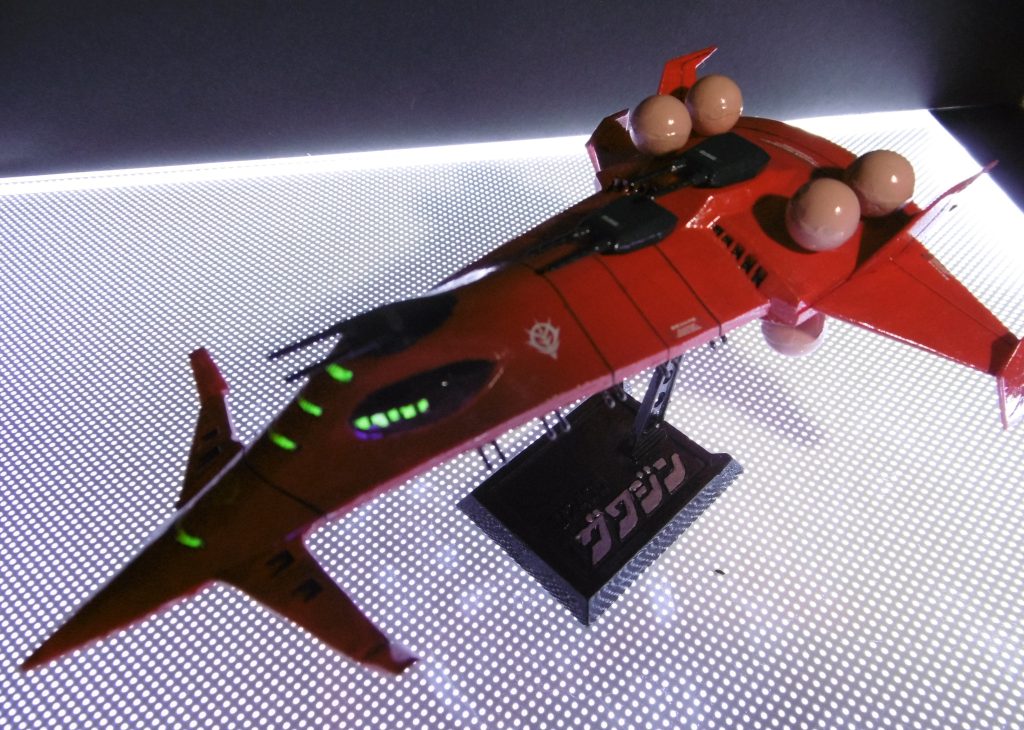 後ろのガスタンクみたいなやつの合わせ目消しましたが、箱絵を見るとモールドになっています。今、気づきました(zaku-kao4)