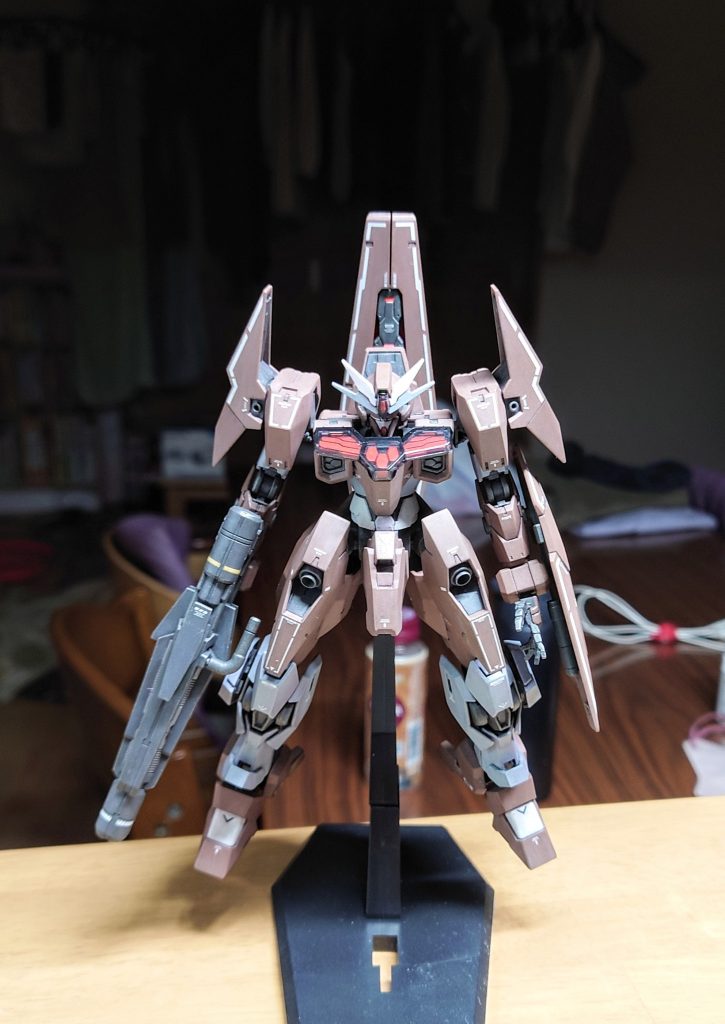 いつも工作過程ばかり投稿してるので今回はポージング写真も投稿してみようかと思います。テストパイロットの方もお呼びしてありますのでぜひ御覧くださいm(__)m