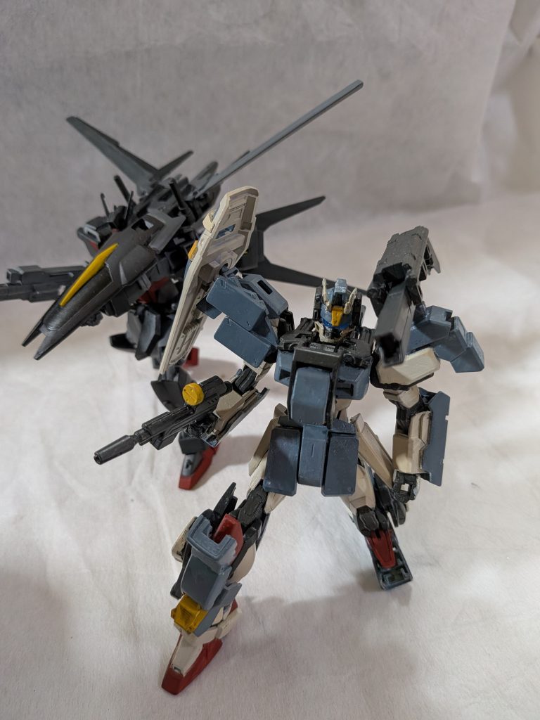 前回製作したスローターダガーも添えればブルーコスモスの根性が見えることでしょうか