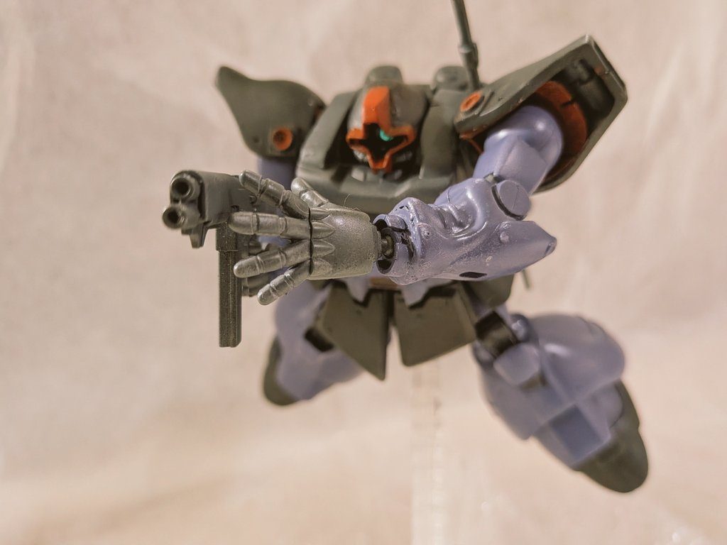 こうしてマッシブでグリグリ動くリックドムⅡを三体作りました。非常に疲れましたが楽しかったです。