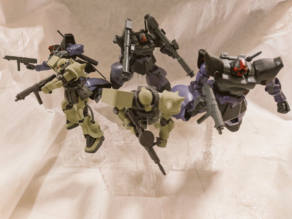 これら三機のリックドムⅡとF2ザクを合わせてデラーズフリートの小隊となりました。 あとはHGドラッツェと同スケールのノイエ・ジールさえあれば満足です!