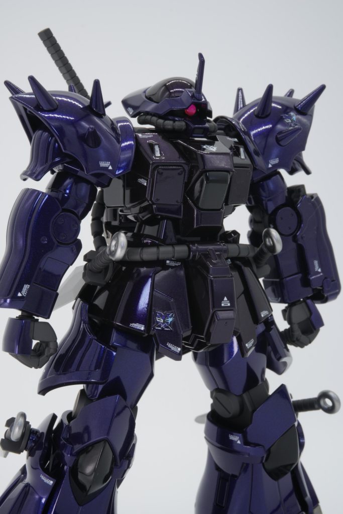 濃い色は純色パールパープルにブラックをちょい足して塗装しました。明るい色は純色パールパープルを基本としシアンを少し、マゼンタを気持ち多めで色を作りました。