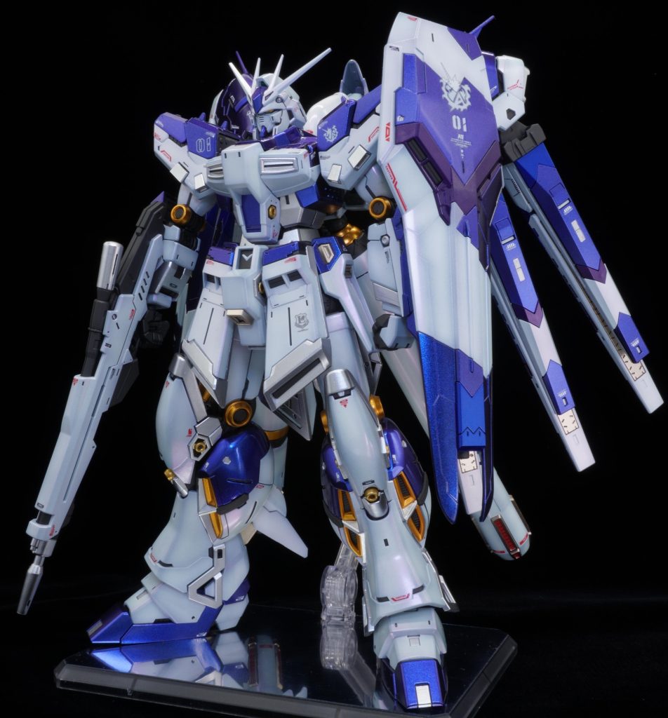 本キットを作るのは3回目でした。エアブラシ塗装を始めた頃に作った1代目、2代目より上手くなっていると思いたいところです。今回は偏向塗料で通常、カトキカラーそれぞれに印象が変わるようにしてみました。