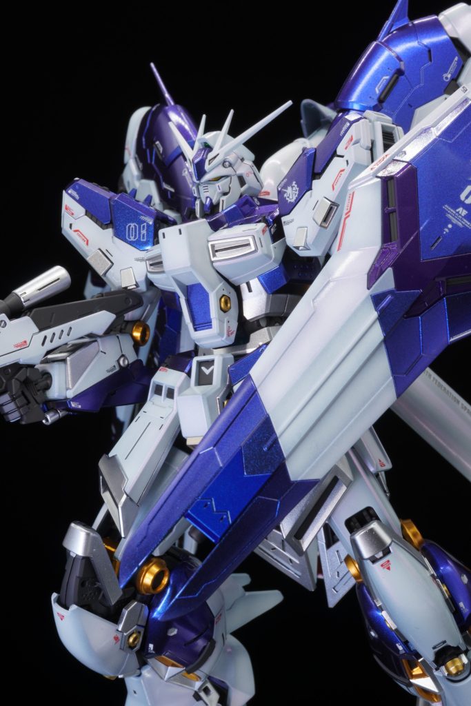 純正のデカールを使うとライン系があるので、グラデが映えなくなるので、統一性を兼ねてアシタのデカールを活用しました。