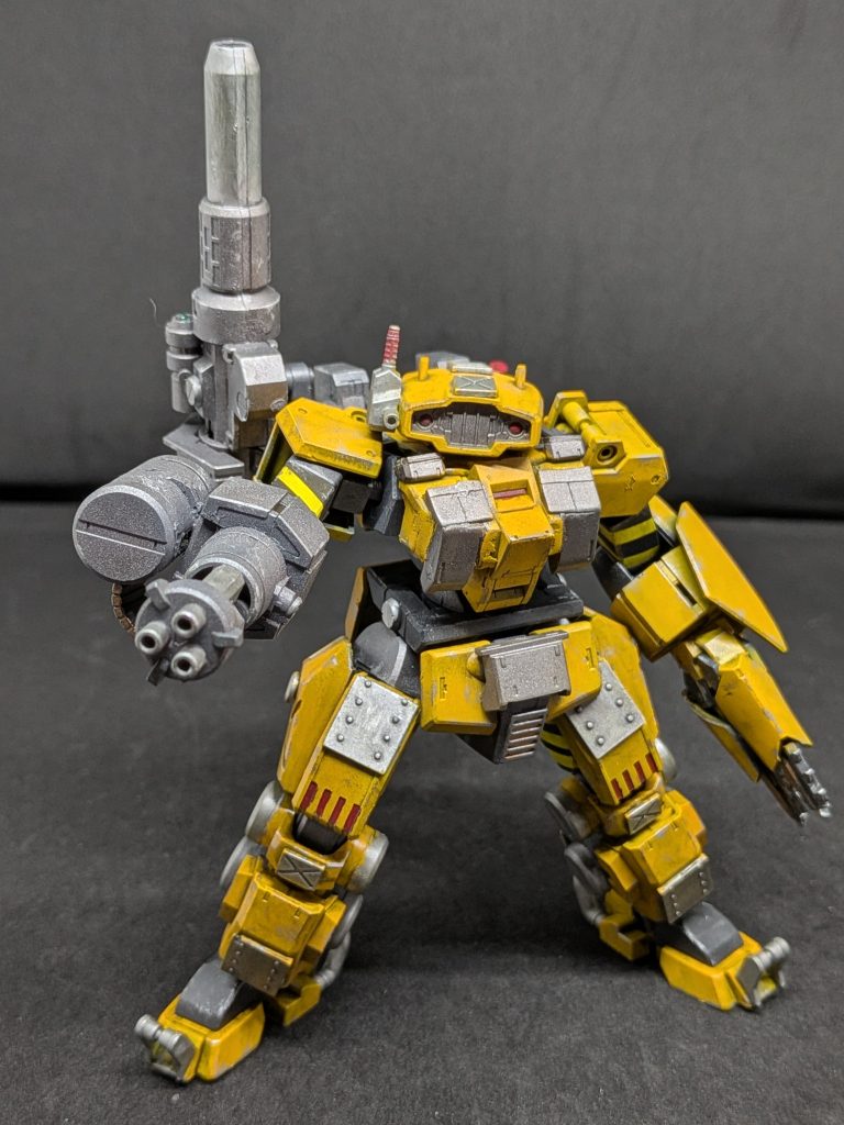 ハンドガトリング銃身を縮め近距離戦闘でも扱えるように改良されたガトリングガン。弾数も多く継戦能力が高い