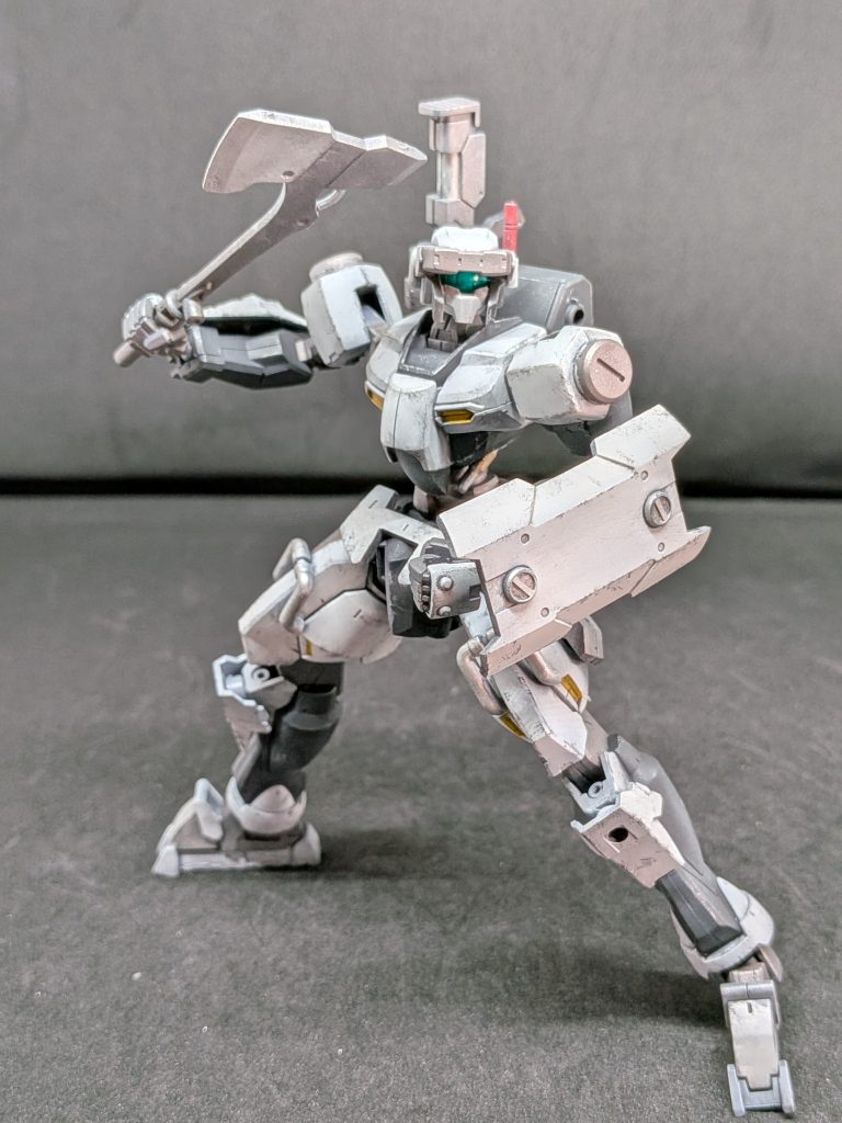 ハンドアックスMS用の手斧ハウンドの元になった機体にはビームサーベルが装備されていたが紛失しているビーム兵器の修復はかなり困難でありジャンク屋で成功した前例がない