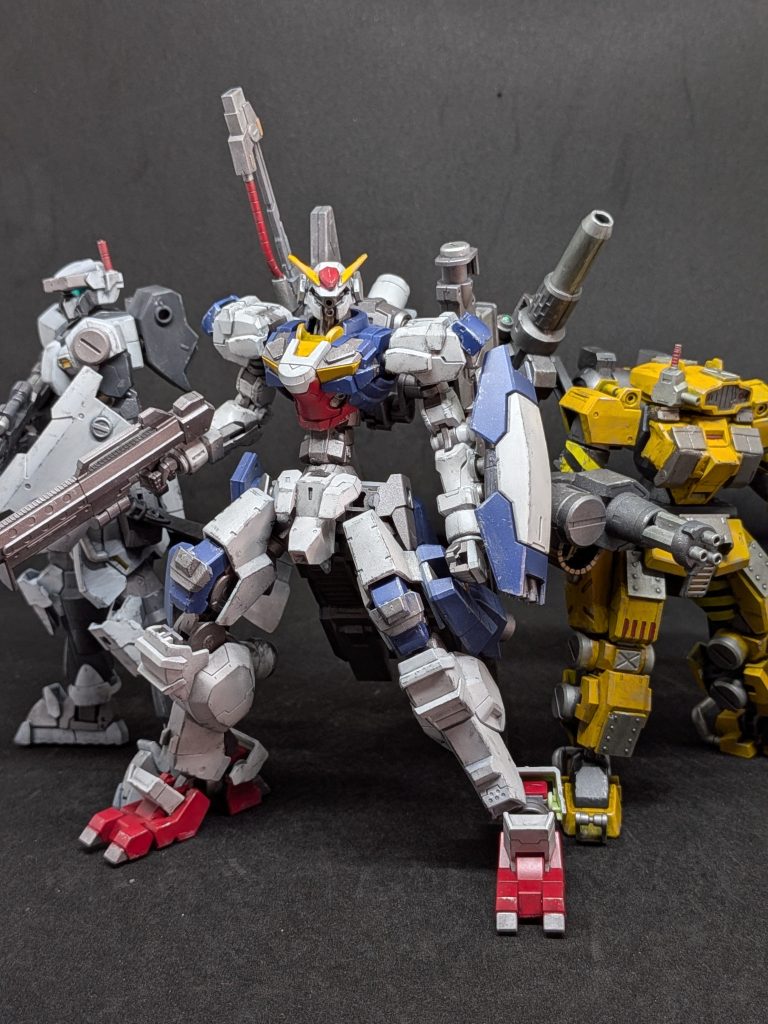 ガンダムセフィロトのテクノロジーにより製造された人型兵器を指す名称単機のみで多数のMBを殲滅するほどの戦闘力を誇るフレームや装甲はまだ地球のテクノロジーでは再現されない代物であり 機体自体には装甲の自己再生の機能があり実弾やビームに耐性があり簡単に損傷を与えるのは難しい環境に応じフレームに搭載されたナノスキンにより様々な地形に応じた調整が瞬時に行われ環境適応力が高い操縦方は神経接続が主流でありコックピットを乗せ換えることにより通常通り操縦可能だが性能は半分まで引き出せない