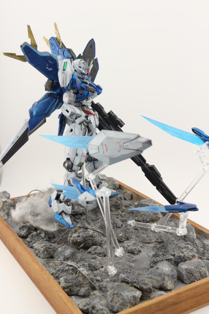 その上から粘土で成形