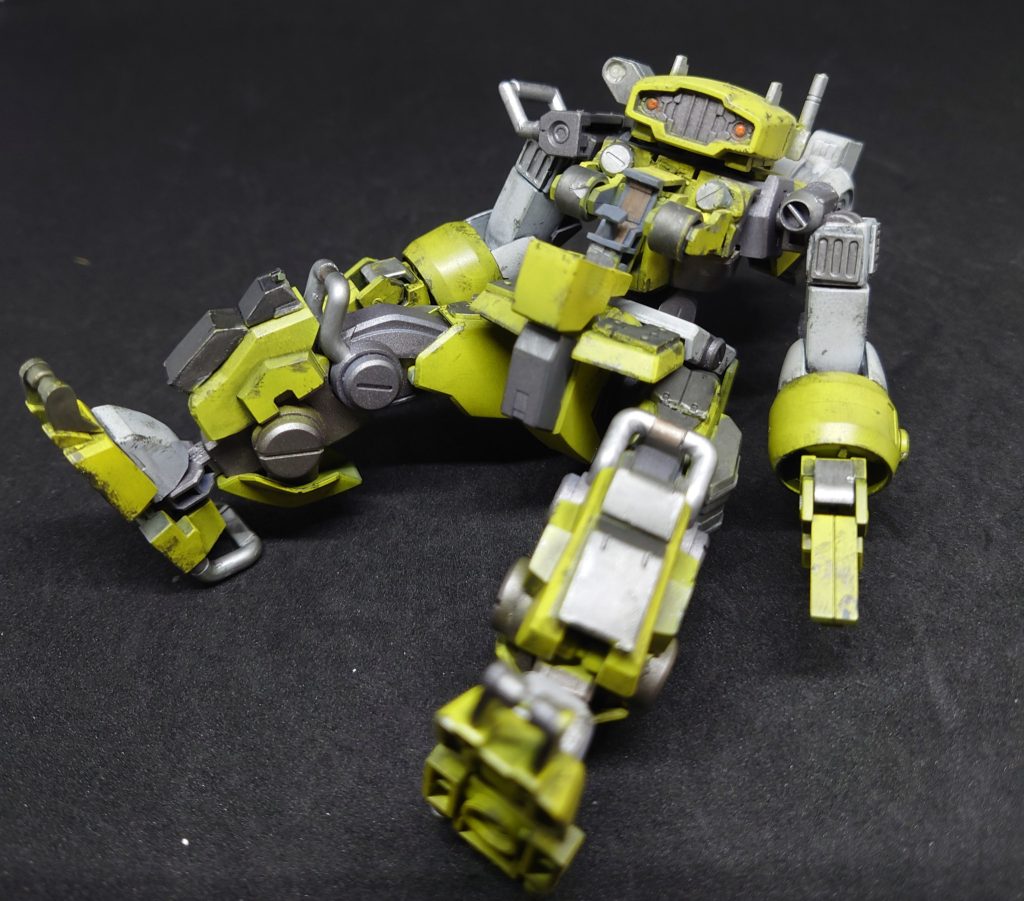 ピーカーブかつて北アメリカと呼ばれた大陸のデトロイトと呼ばれた都市を拠点にMSを改修し作業用MSを流通し利益を得て「ジャンクヤード」も近く資源も豊富で栄えているしかし賊やMBによって危険と隣り合わせで資源回収の際に襲撃をうけ作業員が亡くなる頻度が高くなりピーカーブのリーダーは作業用MSを戦闘用に改造さらに新たなMSを改修し彼らに対峙できるように戦力を増強した