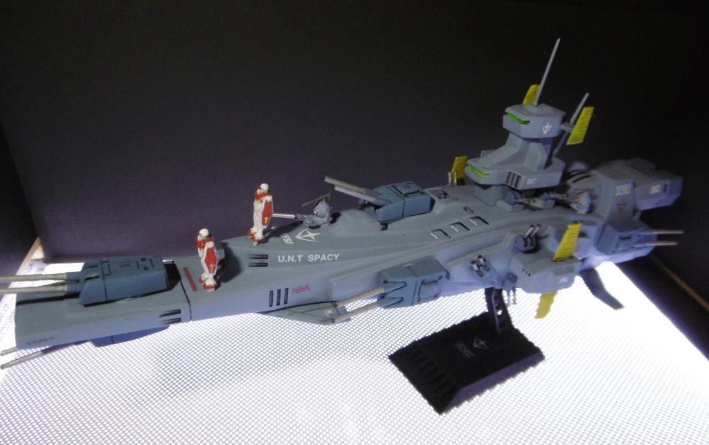 サラミスと同様に、船体の縦一直線に合わせ目があり、それを消すのが厄介でした。