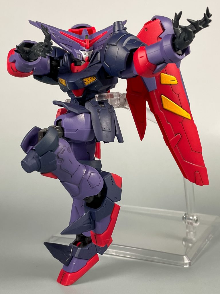 以上、GフレームFA マスターガンダムでした。ウイングシールドが閉じた状態こそオミットされてますが、造形、色分け（シールなし）ともにほぼ完璧。カラーリングに関しては設定画よりはアニメやゲームに近い感じで、Gフレーム特有のラインディテールもうまく纏まっており、食玩の域を超えてると言っても過言ではない、素晴らしいキットだと思いました。 