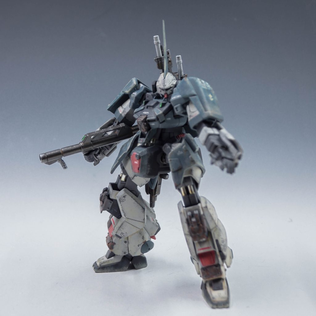 バズーカも、ガンダムMk.2のH-Baz-85-Gry/Ver.045ハイパーバズーカをショート化したものを装備。バックパックに懸架可能。