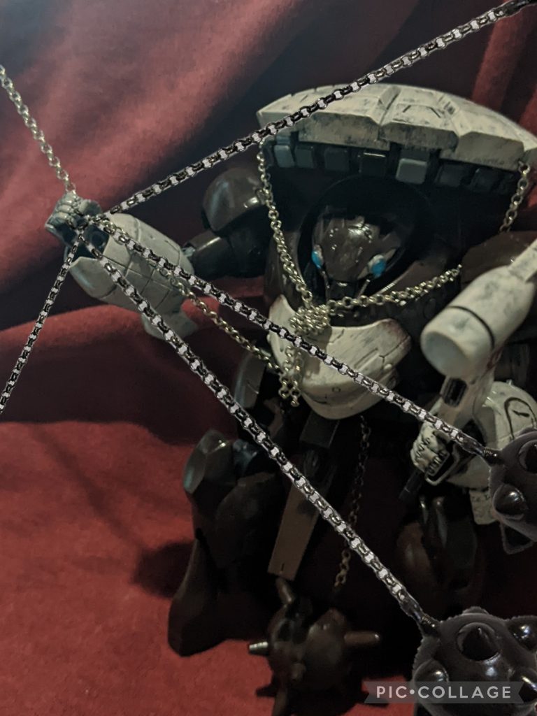 メイン武器は「金袋(かなぶくろ)」をイメージした『 双鉄球金袋』2つの鉄球が攻防一体の猛威を振るう!!