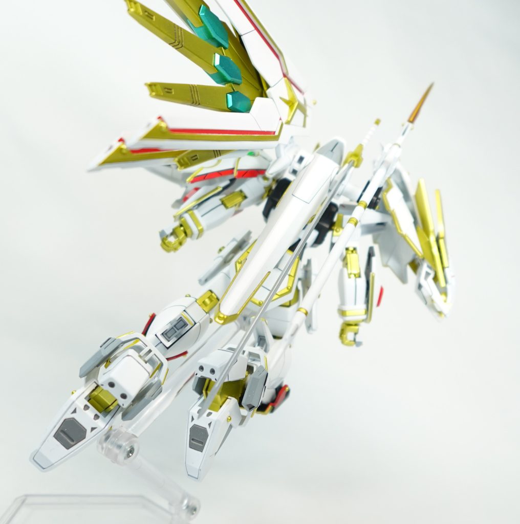 折角のかっこいい翼ですが、アシンメトリー好きなので片翼にしました。