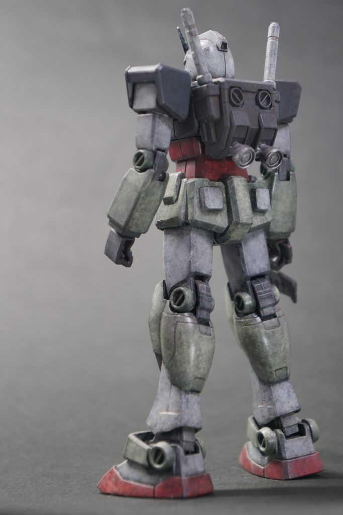 (実物、写真より緑の明度差出てないんですよ。ふくらはぎとか)さて、ズゴックの制作編でも触れた筆選びの話を少々。筆塗り始めようとしたら、筆どうしようって悩むというかわからないと思うんですよ。それでとりあえずわかんないからタミヤのご予算の都合のいいやつから選ぶみたいな。そこで、うなづいているあなたのためにご予算別の平筆を3つ紹介したいと思います。お値段はyodobashi.com 価格です。検索してみください。まず、はいタミヤ モデリングブラシHF NO.02 (黒軸の安い方) 260円次、めちゃお勧め、上野文盛堂 ハイセーブル 平2号 462円そして、モデルカステン SB-01 1/72 (通称SSDブラシ) 1100円まったくどれ選べばいいかわからない人、この中からご予算に応じて選んでみてはどうでしょう。タミヤには色々グレードがあるので、一番安い白っぽい木の軸じゃなければ試してみるのもいいと思います。高い方は買ってないので使い心地教えてください。一番安いやつは腰が無くて向いてないです。SSDブラシは今ならAmazonがちょっとお安いです。作品についてはどうでもいいので、皆さんのお使いの細めの平筆、コメント欄にご紹介ください。(実はこれが本題、自分が聞きたいだけ) 